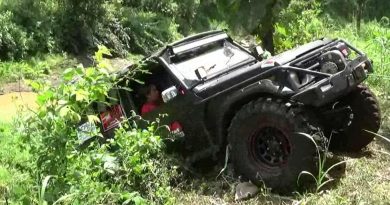 Kado Hari Kartini, Offroaderwati Taklukan Sungai Bidadari di Lereng Gunung Bromo Kado Hari Kartini, Offroaderwati Taklukan Sungai Bidadari di Lereng Gunung Bromo