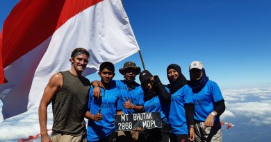Serunya Mengibarkan Bendera di Puncak Gunung Butak, Antara Perjuangan dan Keberhasilan Serunya Mengibarkan Bendera di Puncak Gunung Butak, Antara Perjuangan dan Keberhasilan