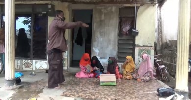 Cara Unik Pemuda asal Probolinggo Ajak Warga Pelosok Cegah Covid Lewat Buku