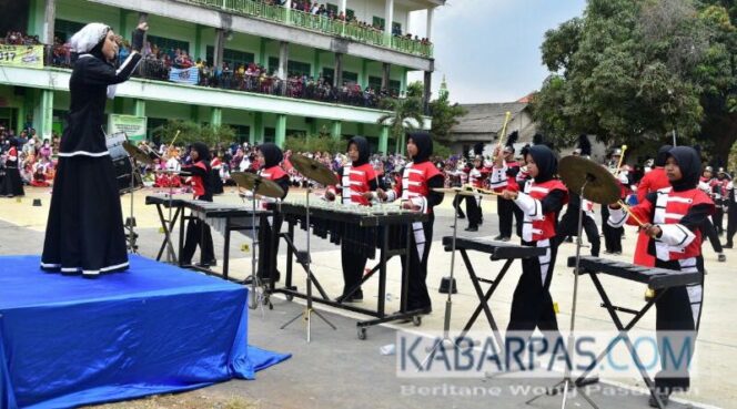 
Meriahnya Lomba Drum Band Darma Cup II di Pesantren Lamongan