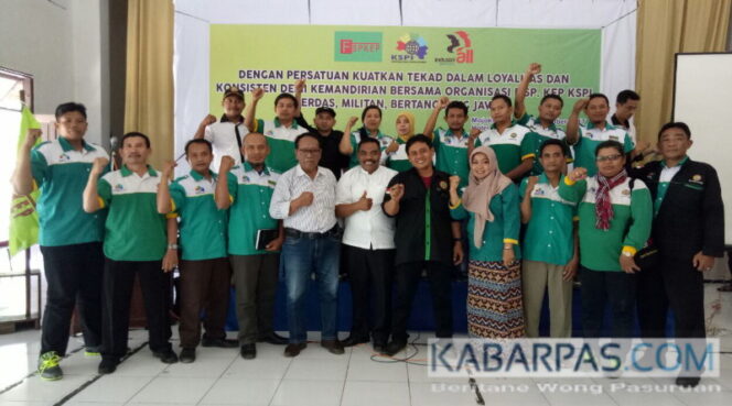 
Songsong Tahun Baru 2018, DPC FSP KEP KSPI Gresik Bahas UMK Tahun 2018