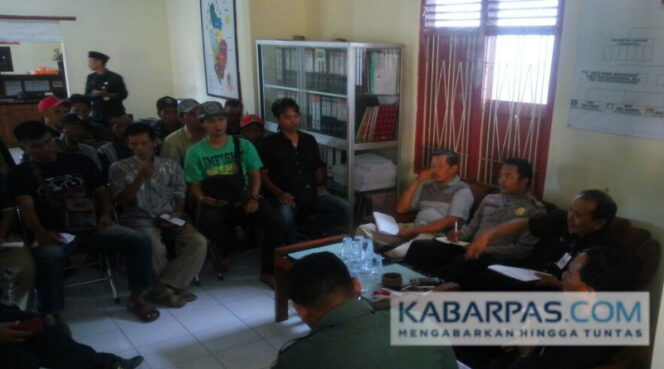 
Ricuh, Musyawarah Warga Besama Pemilik Tambang Galian C