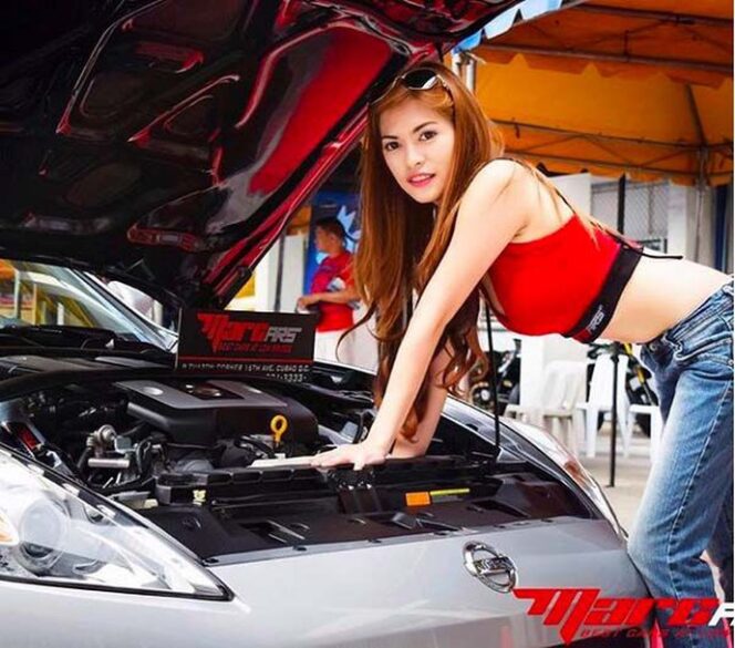 
Wow, Montir Seksi dari Filipina Ini Hebohkan Netizen