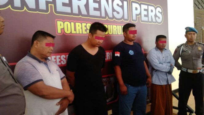
Sebar Berita Hoax BCA Pandaan Dirampok, 4 Orang Diciduk