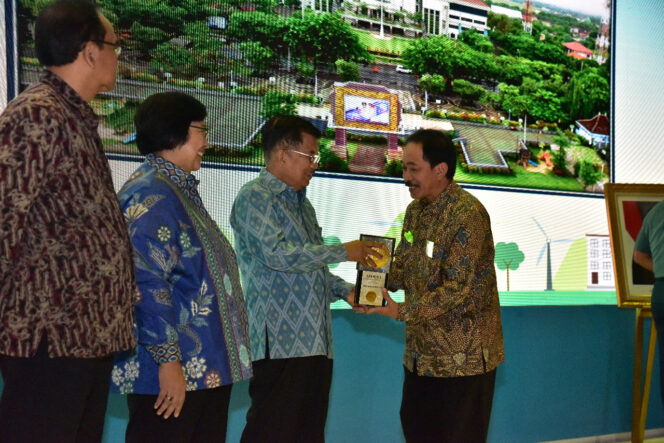 
Ini “Kado Istimewa” HUT ke-9 Kota Kraksaan dari Wapres Jusuf Kalla