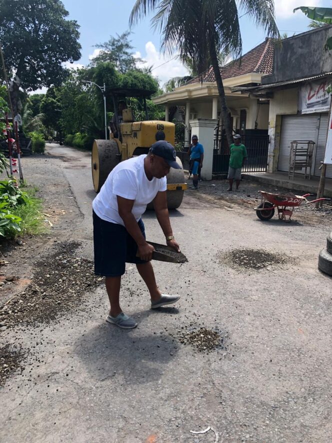 
Komitmen Terhadap Kepedulian Masyarakat, Raja Sengon Terus Glontor Bantuan
