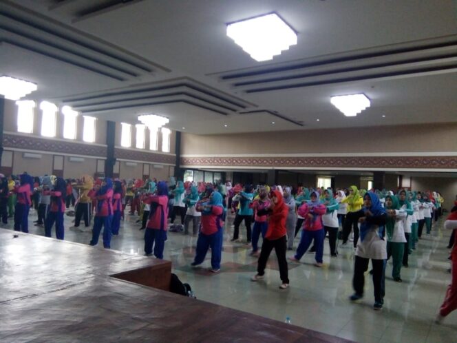 
Ribuan Guru PAUD di Probolinggo Ikuti Senam Ceria SSKAI