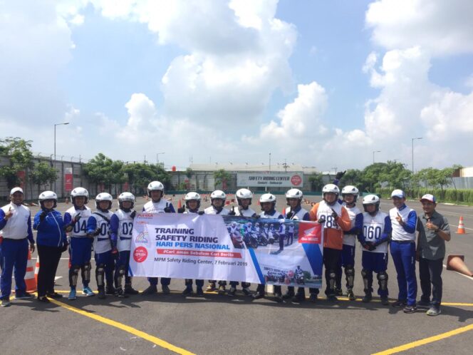 
Sambut Hari Pers Nasional, MPM Ajak Jurnalis Pelatihan Safety Riding