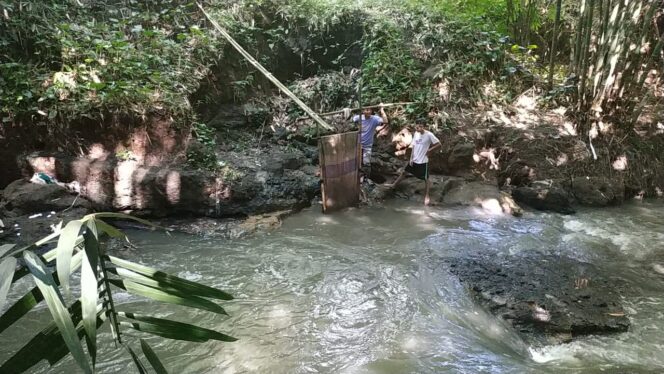 
Heboh Adanya Orang Hanyut , Ternyata Yang Dicari Asyik Mandi