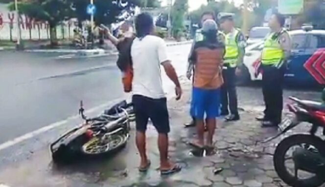Aksi Paidi Ancam Bakar Motornya Saat Kena Tilang Viral di Medsos