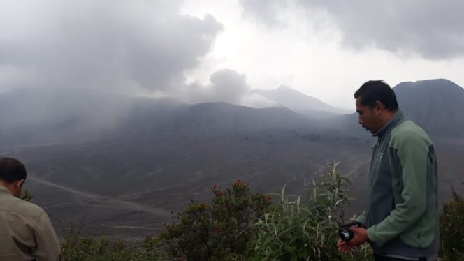 
Gunung Bromo Erupsi, Masyarakat dan Wisatawan Dihimbau Tidak Panik