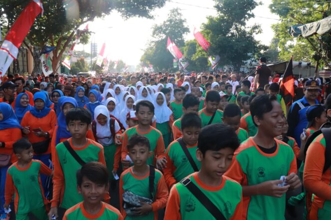
Ribuan Warga Ikuti Jalan Sehat Hari Jadi Kota Pasuruan ke-333