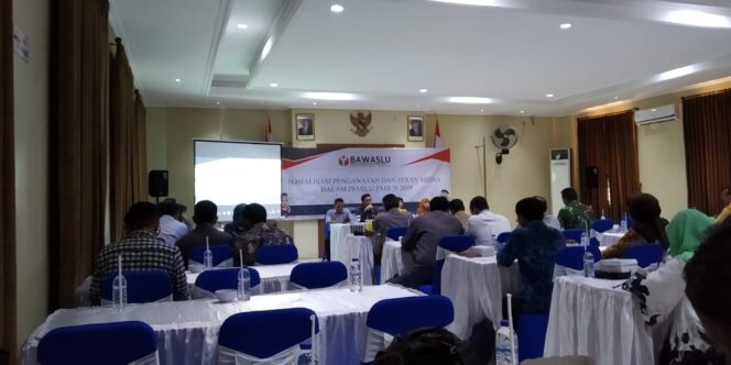 
Sukseskan Pemilu 2019, Bawaslu Jatim Gandeng Jurnalis Probolinggo 