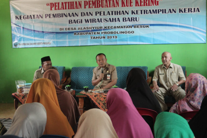 
Pemkab Probolinggo Beri Pelatihan Ketrampilan untuk Warga Desa Alasnyiur 