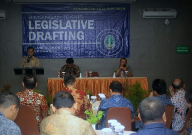 
Pemkot Pasuruan Gelar Bimtek Legislative Drafting