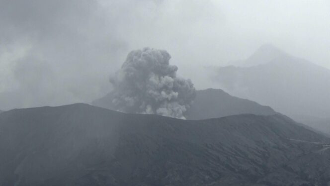
Gunung Bromo Meletus 28 Kali