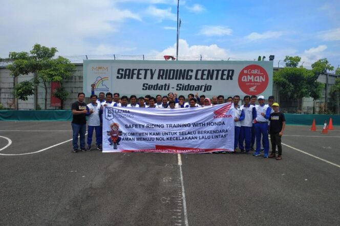 
Peduli Keselamatan Kurir, MPM Adakan Training Safety Riding Untuk Kurir