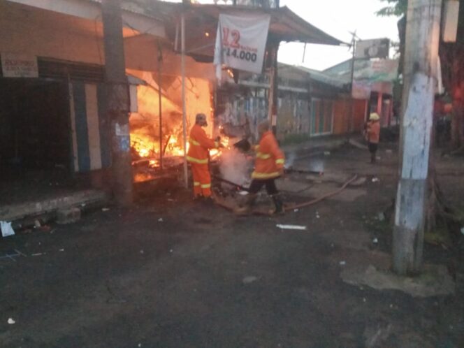 
Toko Bike Shop di Lawang Dilalap Si Jago Merah