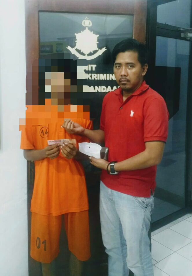 
Pengedar Pil Koplo Ditangkap Saat di Warung Kopi