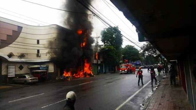 
Gara-gara Bensin Tumpah, Bakar Kios Hingga Gardu Listrik
