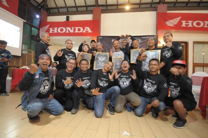 
Pencinta Big Bike Jawa Timur Gelar Sunmori dan Deklarasikan Komunitas Honda Big Bike