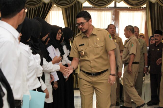 
Ratusan CPNS di Kota Pasuruan Terima SK Pengangkatan