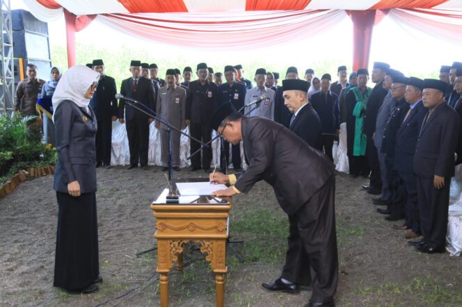 
43 Pejabat di Lingkungan Pemkab Probolinggo Dimutasi