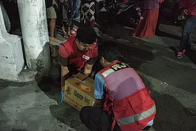 
Hendak Antar Kotak Suara, Hansip Dikejutkan Mayat Bayi Dipojok Gapura Gang