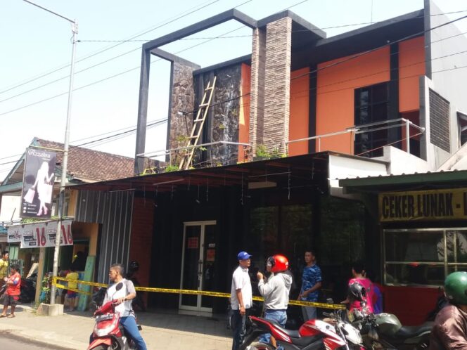 
Pria Ini Tewas Tersengat Aliran Listrik