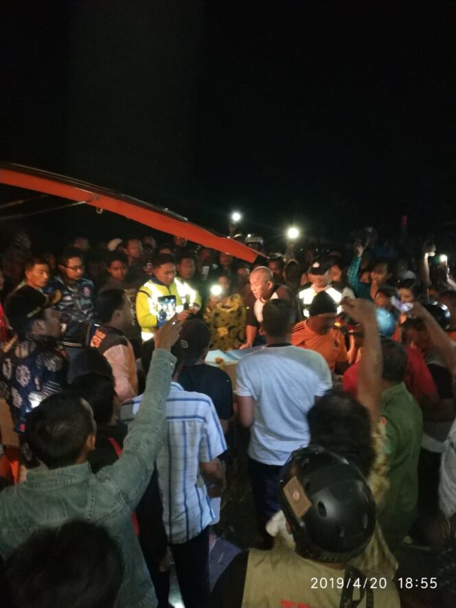 
Diduga Dipresi, Seorang Pemuda Melompat Dari Atas Jembatan Tegaron