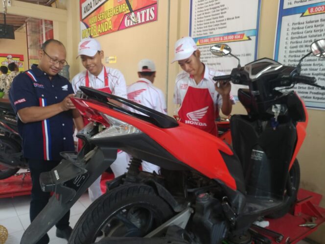 
Tingkatkan Kompetensi SMK TBSM Honda, MPM Resmikan Bengkel Mitra AHASS