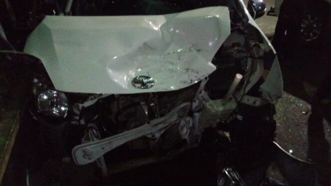 Numpak RX King Tabrak Agya hingga Ringsek