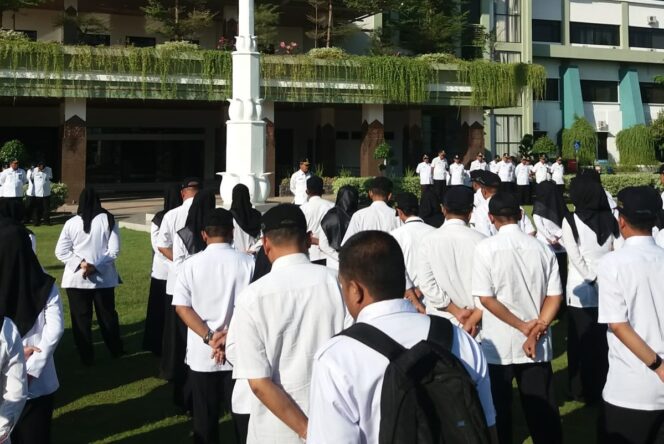 
Sekda Probolinggo Minta Seluruh ASN Wajib Ikut Upacara Peringatan Hari Lahir Pancasila