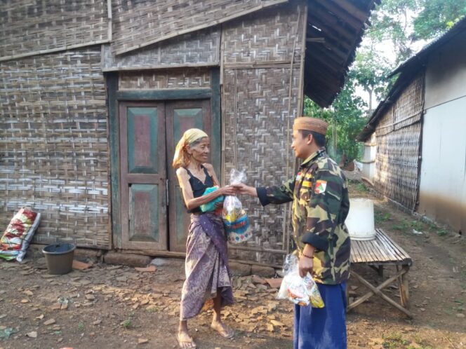 
Ansor Probolinggo Berbagi Kebahagiaan dengan Dhuafa di Bulan Ramadan