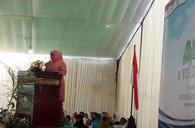 Di Hadapan Kiai dan Santri, Gubernur Khofifah Minta Waspadai Peredaran Narkoba Masuk Pesantren