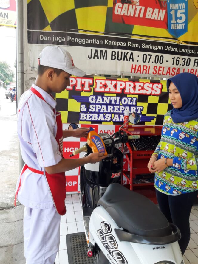 
Peduli Pendidikan, MPM Berikan Program Khusus Service Bagi Pelajar dan Mahasiswa