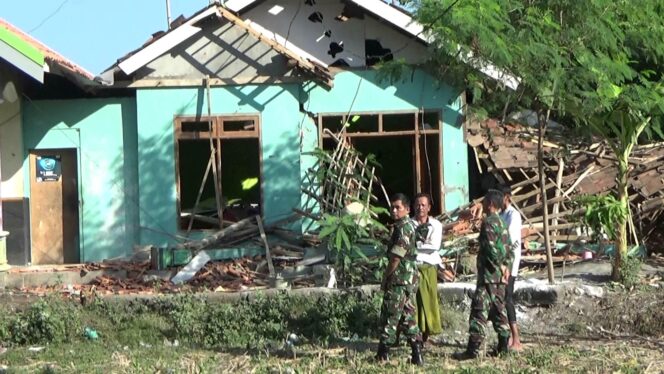 
Dua Rumah di Probolinggo Dirusak Warga 
