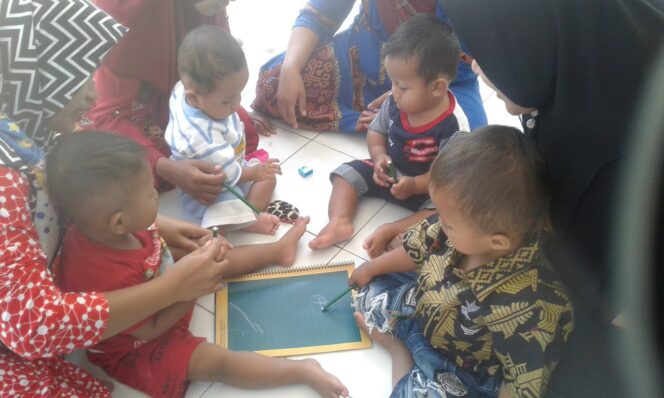 
Pos PAUD Jambangan Kenalkan Rasa Kebersamaan pada Baduta