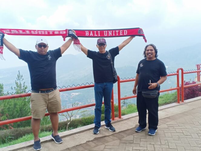 
Dukung Kesebelasannya, Suporter Bali United Pergi ke Malang
