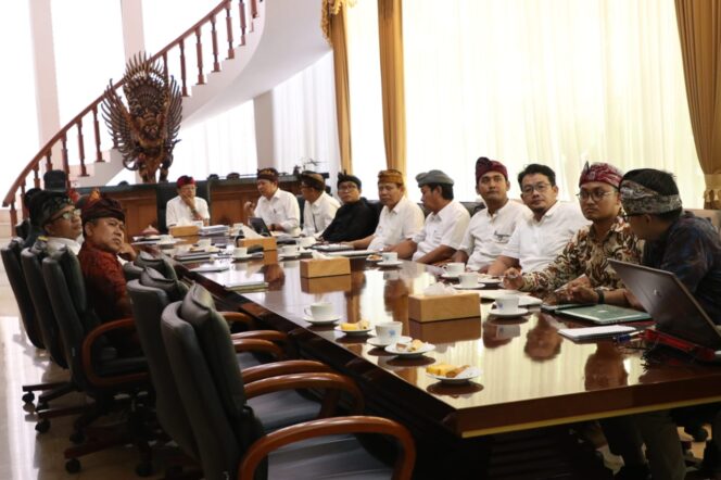 
Utamakan Arsitektur dan Filosofi Bali, Gubernur Koster Harap Dermaga Benoa Jadi Ikon Baru Dunia