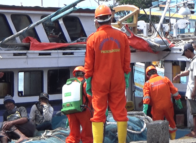 
Khawatir Covid-19, Jasad Seorang ABK yang Ditemukan Meninggal di Kapal Diperiksa Tim Gabungan