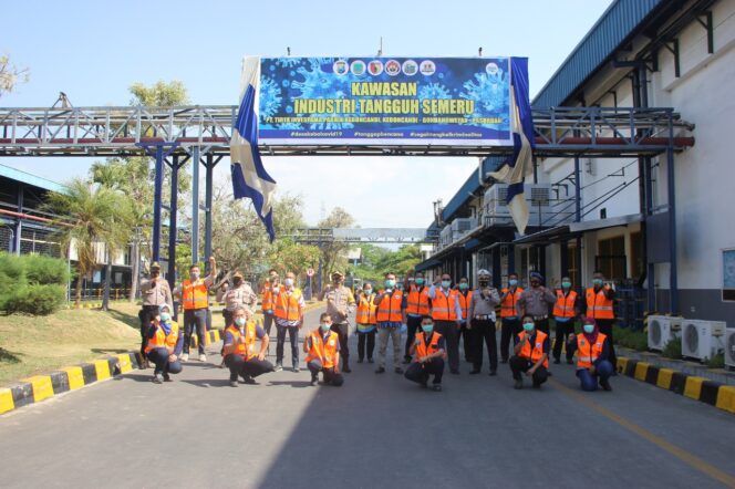 
Kunjungi Pabrik AQUA Keboncandi, Kapolresta Pasuruan Luncurkan Industri Tangguh Semeru Pasuruan