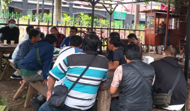 
Terus Merugi, Puluhan Pemilik Kedai Kopi dan Resto Berharap Revisi Pembatasan Jam Buka Usaha