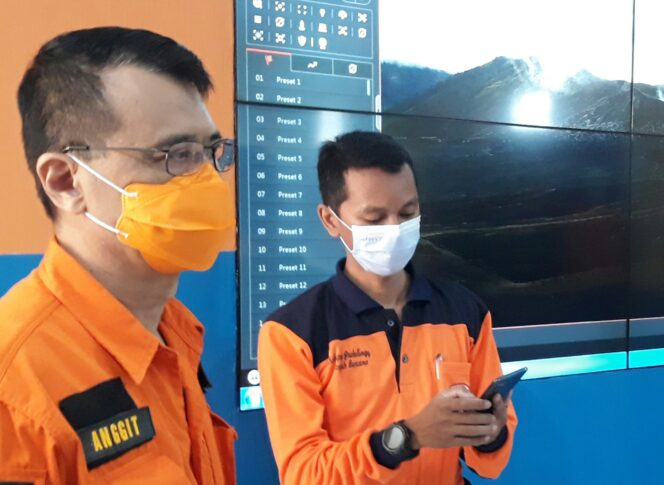 
Amati Aktivitas Gunung Bromo Secara Cepat dan Akurat, BPBD Pasang Kamera Pengintai