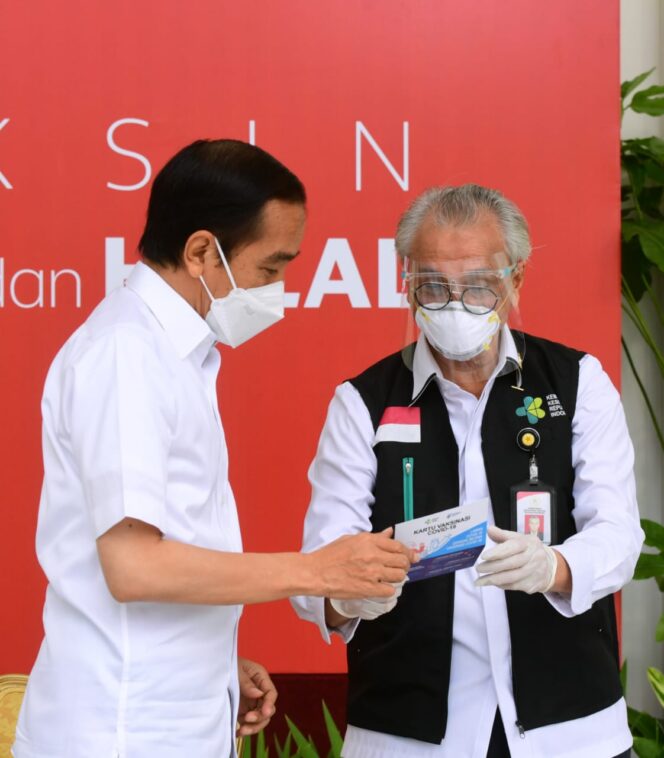 
Selain Presiden Jokowi, Rois Syuriah PBNU hingga Selebriti Juga Ikut Serta Disuntik Vaksin