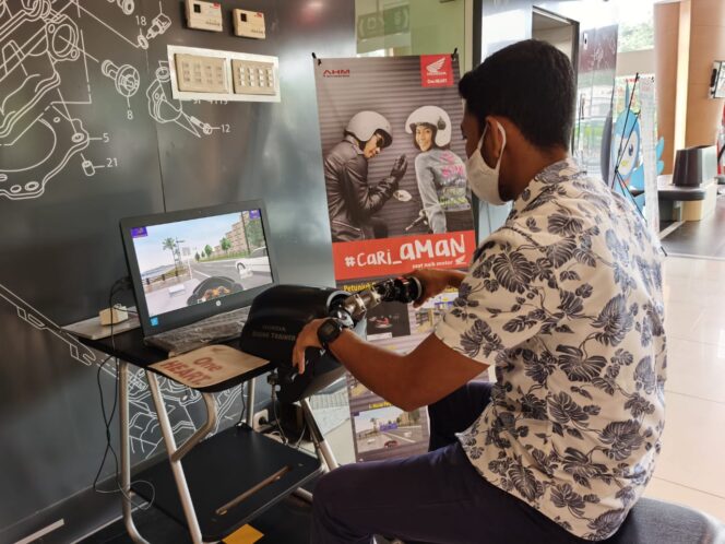 
Seberapa Aman Anda Berkendara ? Cobalah Alat Simulator Honda Riding Trainer