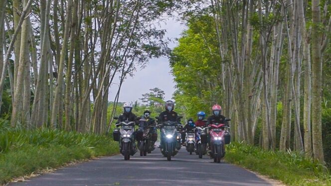 
Ngehits Itu Riding Sambil Berbagi dengan Tetap Perhatikan  Protokol Kesehatan