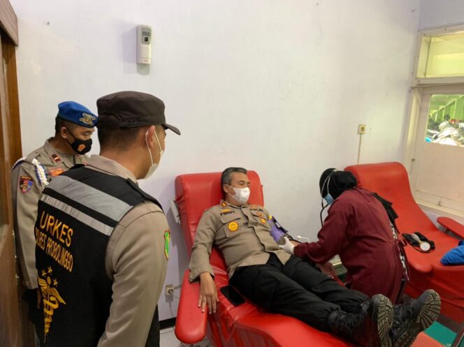 
Puluhan Anggota Polres Probolinggo Donor Plasma Konvalesen
