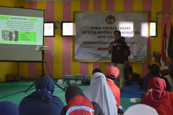 
DPC Granat Kota Pasuruan Beri Sosialisasi Bahaya Narkoba ke Siswa MIN 1