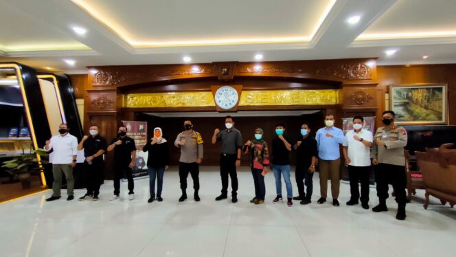 
Kapolda Jatim Gandeng AMSI Siap Perangi Hoax